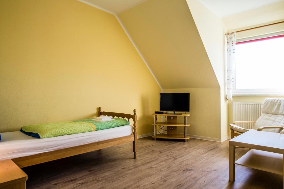 Logia Hotel Garni Neuharlingersiel Exterior photo